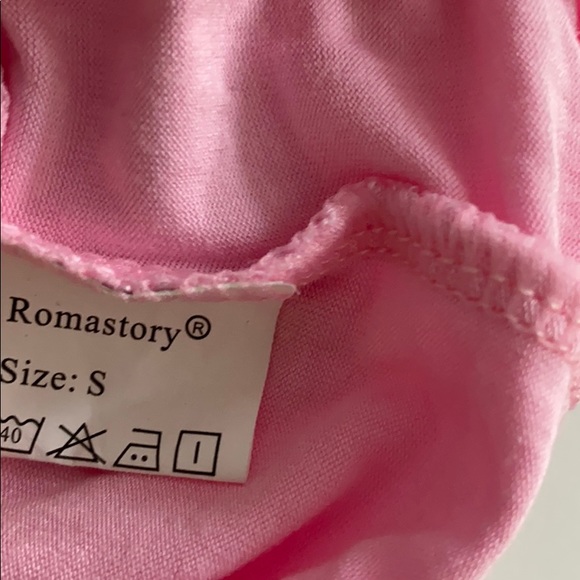 pink tee 💗 - Picture 3 of 4